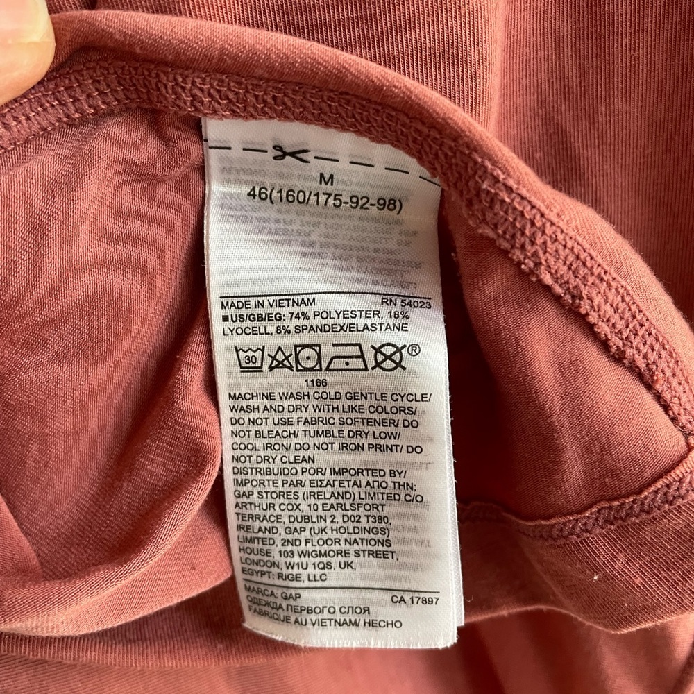 GAP Fit Long Sleeve Side Ruched Maternity Tee Size M - Picture 7 of 7